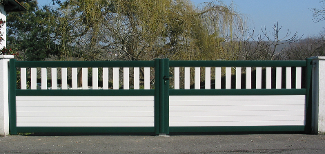 Two colour aluminium gate